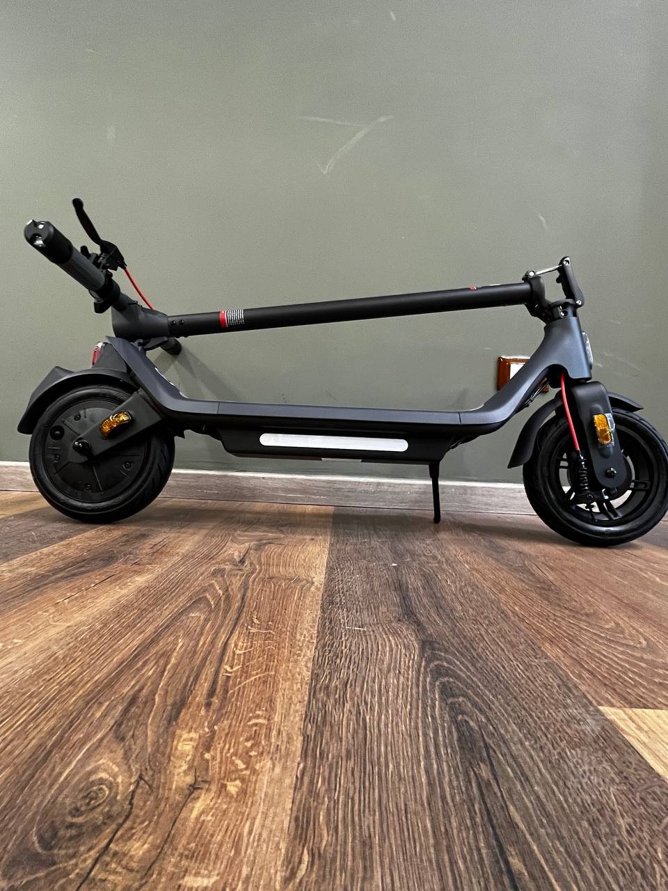 MONOPATTINO ELETTRICO A6 PRO SCOOTER 350W RUOTA DA 10 CON FRECCE